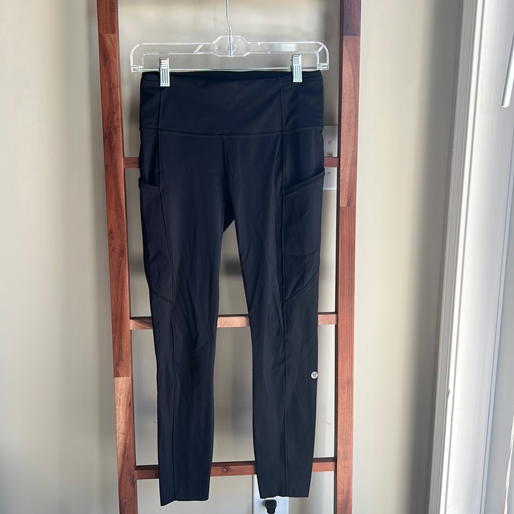 Lululemon 7/8 leggings with pockets